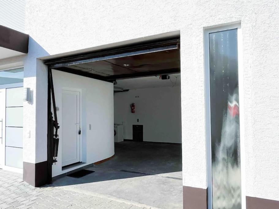Apartment 100 Qm Im Weindorf - Balkon/Garage Aspisheim Buitenkant foto