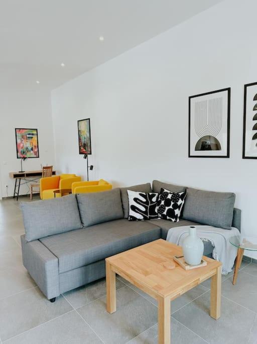 Apartment 100 Qm Im Weindorf - Balkon/Garage Aspisheim Buitenkant foto