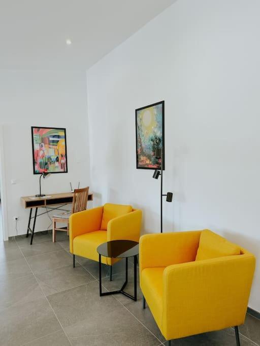 Apartment 100 Qm Im Weindorf - Balkon/Garage Aspisheim Buitenkant foto