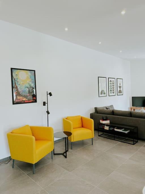 Apartment 100 Qm Im Weindorf - Balkon/Garage Aspisheim Buitenkant foto
